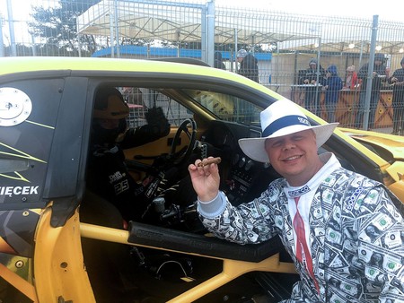 Mono Sparco dólares