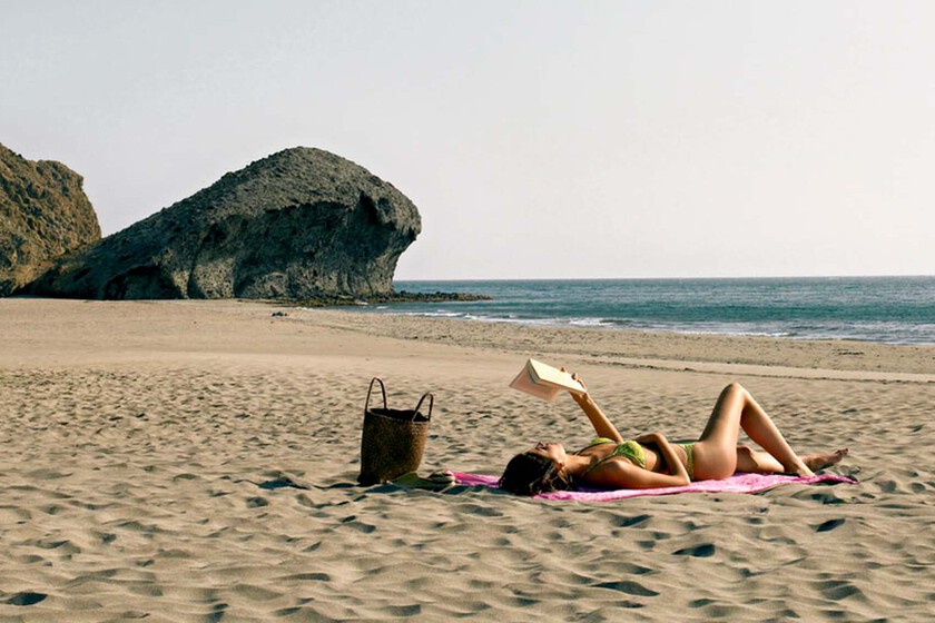 Playas, tomates e Indiana Jones: la escapada al pueblo de Almería donde alargar el verano más allá de septiembre
