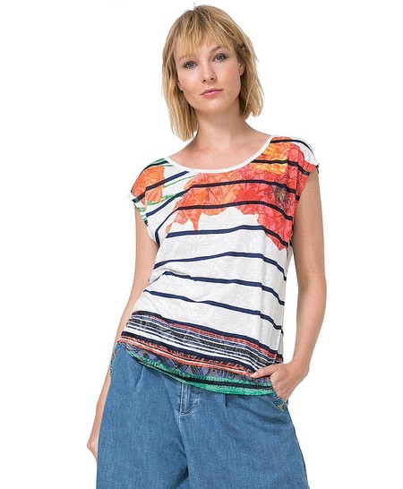 Por sólo 17,95 euros podemos hacernos con la camiseta para mujer Macarena de Desigual en Amazon