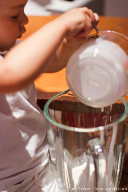 batiendo helado