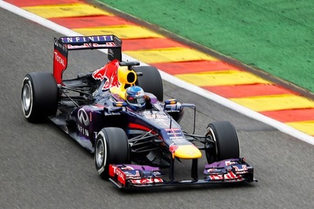 Un Sebastian Vettel muy superior frena la remontada de Fernado Alonso