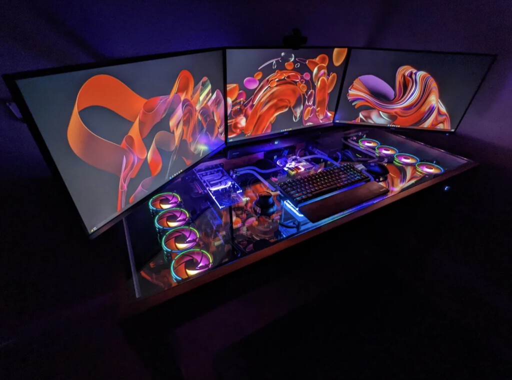 Ni en IKEA encuentras una mesa así. Este usuario ha montado un brutal PC Gaming en un escritorio con todo a la vista