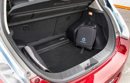 Nissan LEAF 2013 maletero 02