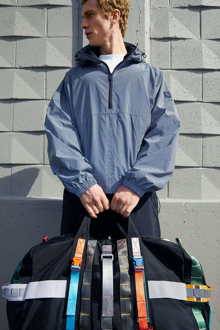 Seis futuristas y modernos bolsos que complementarán tu look al salir a la calle