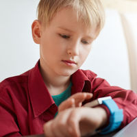 Relojes inteligentes para niños: elemento de seguridad para unos, tecnología innecesaria para otros