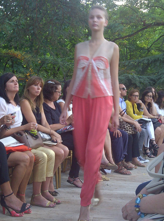 Foto de DELPOZO y debut de Josep Font: la fidelidad de la Alta Costura (7/19)