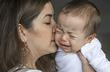 Cuando a los tres meses del bebé crees que no tienes suficiente leche: la crisis de crecimiento o bache de lactancia