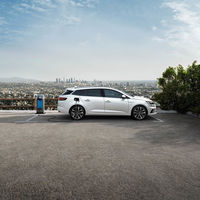 El nuevo Renault Mégane se electrifica con un híbrido enchufable de 160 CV y etiqueta CERO de la DGT