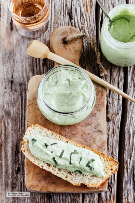 Cómo hacer un aderezo cremoso de aguacate