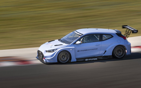 Hyundai Motorsport pone a prueba a su primer eléctrico de competencia: Veloster N ETRC