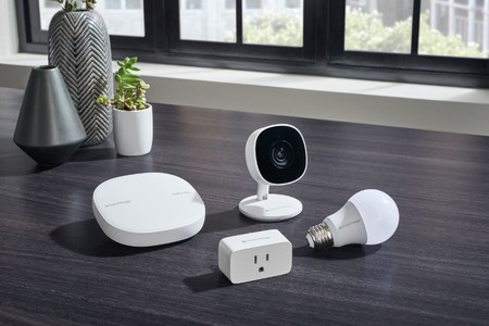 Samsung quiere conquistar el hogar conectado y anuncia nuevos dispositivos: una bombilla, una cámara IP y un enchufe conectado