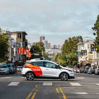 Los robotaxis siguen bloqueando a los servicios de emergencia. Cruise tiene la solución: que los muevan los bomberos