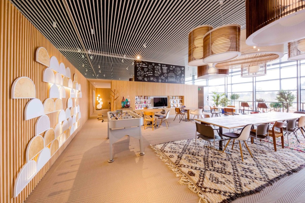 Las nuevas instalaciones de Pull&Bear en Narón ecoeficiencia y moda