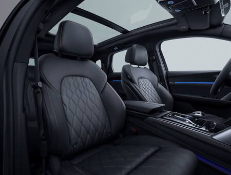 Tang Interior 11
