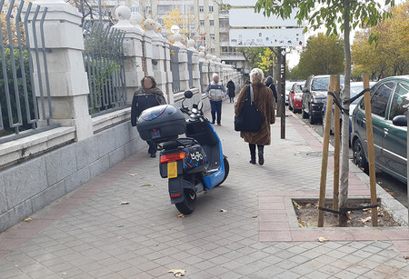 Vandalismo, robos y uso inapropiado: esto es a lo que se enfrentan las empresas de alquiler de motos eléctricas en España