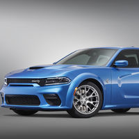 El nuevo Dodge Charger SRT Hellcat Widebody Daytona 50 Anniversary es una fiera pintada de azul y 717 hp
