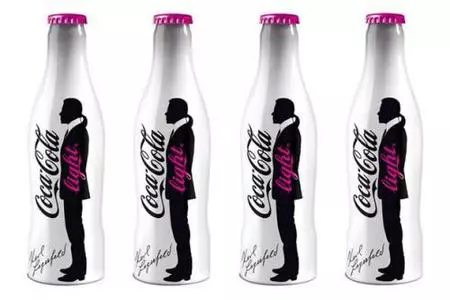 Karl Lagerfeld ahora posa para Coca-Cola