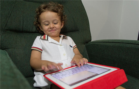 ¿Qué estilos educativos adoptan los padres respecto a la utilización de tecnología en sus hijos?