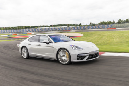 Porsche Panamera 2017 495