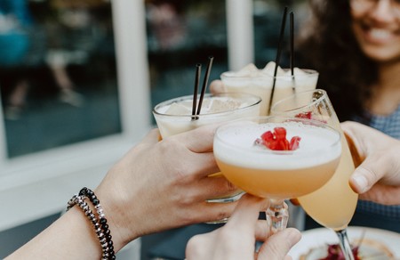 Cinco cócteles sin alcohol, sanos y refrescantes: recetas y accesorios para prepararlos