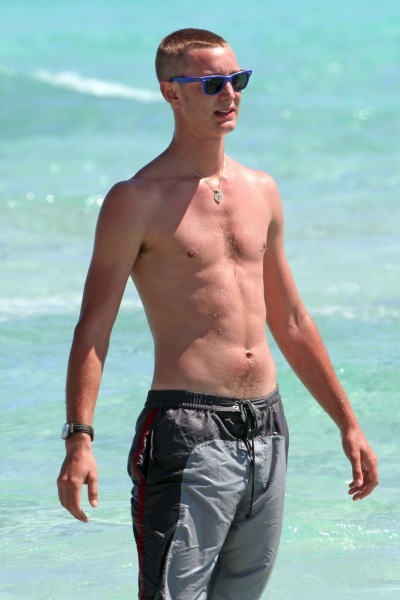 Pierre Casiraghi ha salido más revirado que su hermano... ¡y le han dejado la cara hecha un cromo!