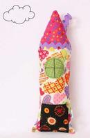 Preciosos sonajeros de tela con forma de casita