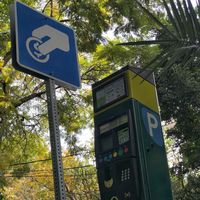 Parquímetros, licencias y "arañas" costarán más en CDMX a partir de este año