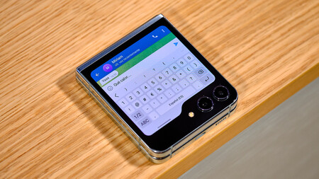 escribir en pantalla externa de movil plegable