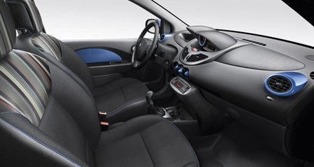 Renault-Twingo-2012-interior