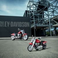 Esta Harley-Davidson Fat Boy de LEGO con 1.023 piezas será el mejor pasatiempo veraniego