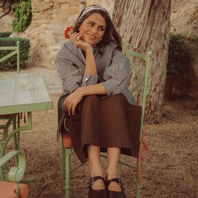 Zara reinventa la clásica camisa de rayas y la transforma en la blusa más romántica de la primavera por 25,99 euros 