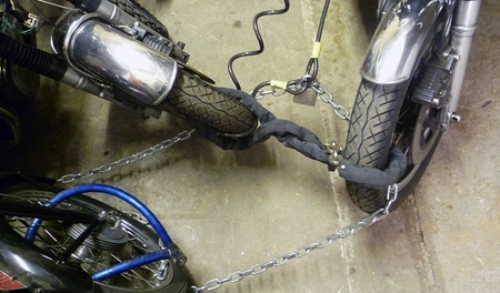 Si no candas tu moto, robarla es cuestión de minutos