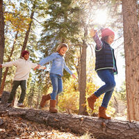 Deja que tu hijo asuma ciertos riesgos: es positivo para su desarrollo y autoestima 