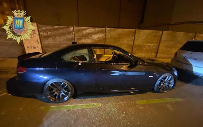 El BMW destrozado por un padre en Logroño (La Rioja)