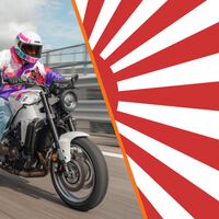 Las marcas de motos solo tenían que hacer algo más fácil que una buena moto: poner colores bonitos. Yamaha se acaba de sacar de la manga la moto más bonita en décadas