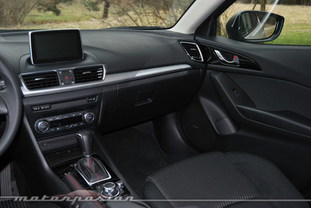 Mazda3 2013 Luxury AT