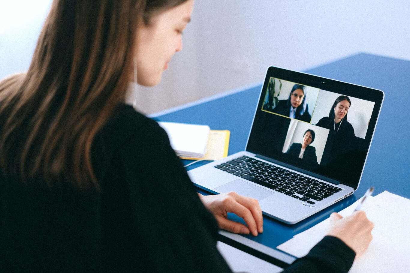 Acabaremos la pandemia y no habremos aprendido a hacer videoconferencias