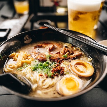 Japón está sufriendo un récord de quiebras de locales de ramen. Y en parte es fruto de la "barrera de los 1.000 yenes" 