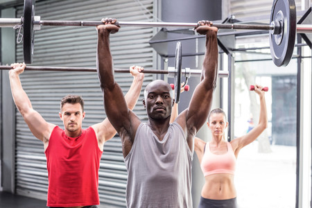 Las claves para realizar un push press perfecto en CrossFit, paso a paso