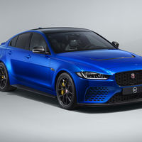 El Jaguar XE SV Project 8 estrena versión Touring sin alerón: más discreto pero con los mismos 600 CV