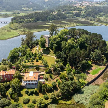 Hemos encontrado el castillo menos conocido de Asturias: está pegado al mar y tiene 1200 años de historia