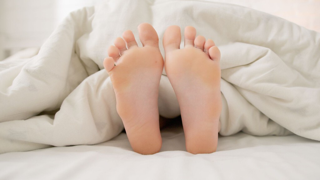 La forma más sencilla de dormir mejor en verano no está en el aire acondicionado: está en mover bien el aire de casa 