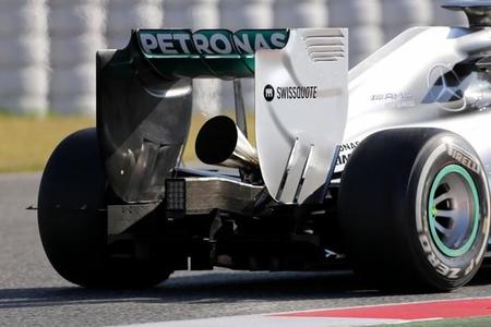 Mercedes altera el sonido de su V6 con una 'trompeta' en el escape