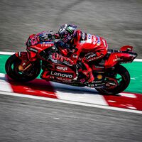La escasez de chips desiguala MotoGP: solo los equipos oficiales llevarán la última versión de la centralita única 