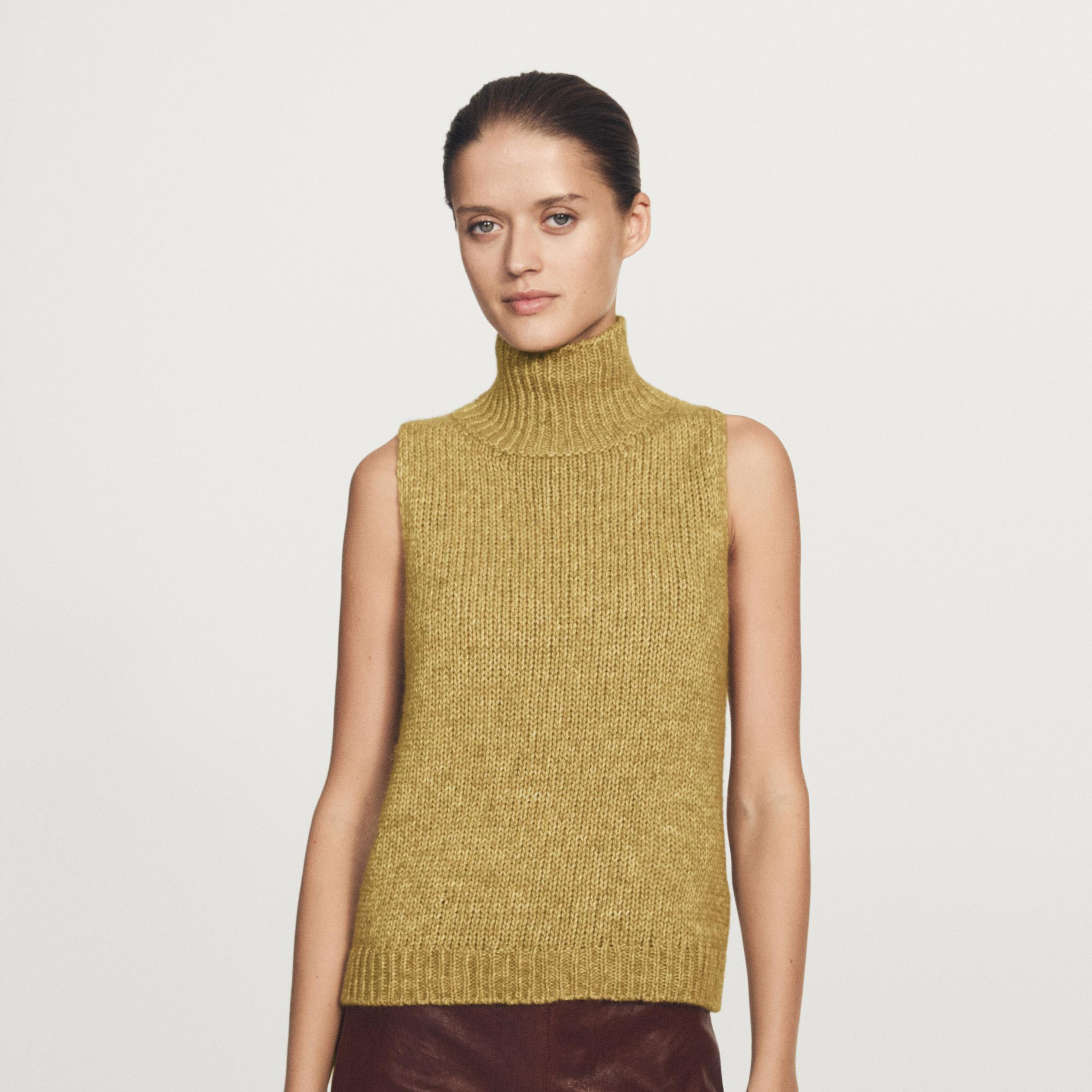 Chaleco punto cuello cisne