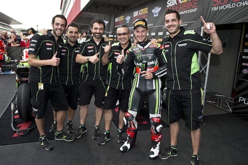 Superbikes Malasia 2015: Jonathan Rea vuelve a ganar con Max Biaggi en el podio