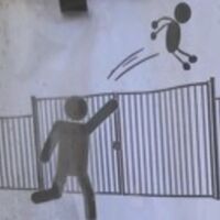 "Se prohíbe el lanzamiento de alumnos por la verja": el aviso de un colegio francés a los padres cuando llegan tarde