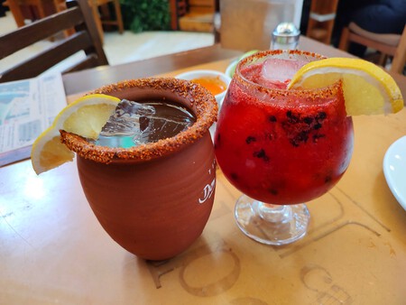 Esta cantina al sur de CDMX es perfecta para vivir una fiesta mexicana con música en vivo y probar su caldo tlalpeño que ya ganó un premio