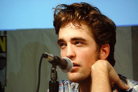 ¡Qué alguien les separe que Robert Pattinson y Justin Bieber se van a tirar de los pelos!