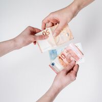 Autónomo, merece la pena pagar a una gestoría para que te haga la declaración de la renta 2022